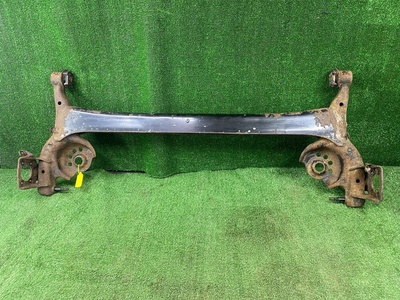 4211052090 балка задняя Toyota Yaris Verso 2000