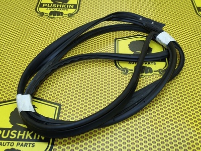 808304EA1E Уплотнитель на дверь Nissan Qashqai J11 2018