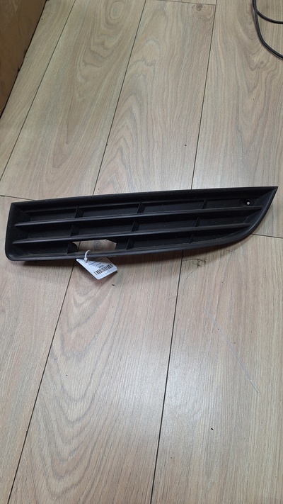 3C0853665 Решетка в бампер левая VW Passat (B6) 2005-2010 2006