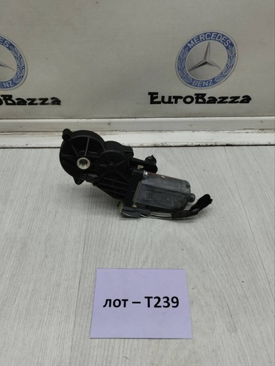 A0068205842 Моторчик регулировки спинки сиденья Mercedes W164 Mercedes W164 ML 2005-2011