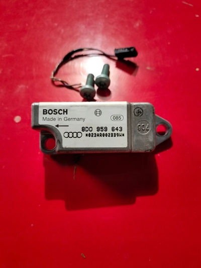 8D0959643 Датчик ударный металлический боковой audi a4 b5