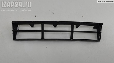 51118235671 Решетка (заглушка) в бампер Перед. BMW 5 E39 (1995-2003) 2000