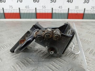 4B0831412A Петля двери передней правой Audi A6 C5 (1997-2005) 2004 ,4B0831412B