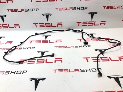 106795900E Проводка бампера переднего Tesla Model 3 2022 1067959-00-E