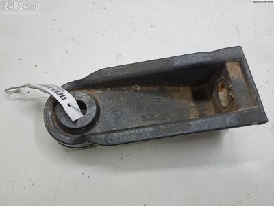 13140216 Кронштейн радиатора Opel Signum 2003