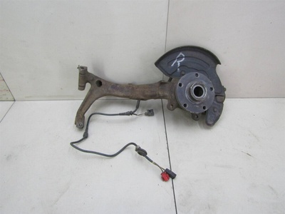 8D0407258AM Кулак поворотный передний правый VW Passat (B5+) 2000-2005