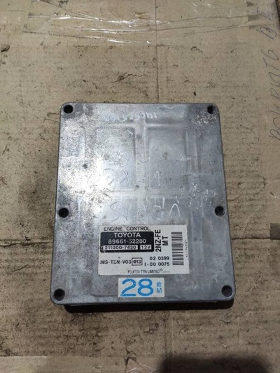 8966152280 Блок управления двигателем Toyota Yaris VERSO 2001