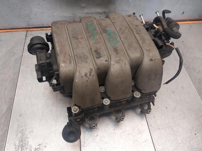 06133201J Коллектор впускной Audi A5 8T 2007 06С133201J, 03C906051