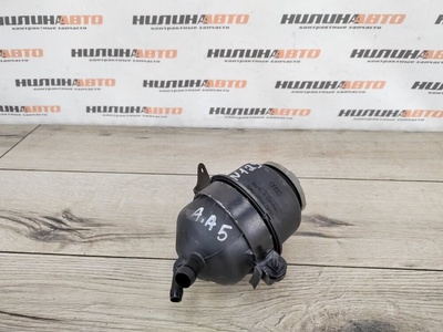 4F0422371D Бачок ГУР Audi A5 8T 2009