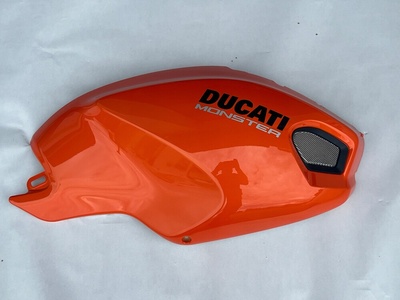 48032591B Обтекатель бака правый пластик ducati monster 696 - 796 - 1100 oem sil190