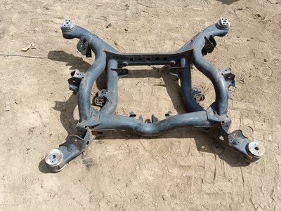 7L0599303B Балка задняя Volkswagen Touareg 1