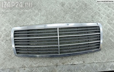 2028880323 Решетка радиатора Mercedes W202 (C) 1999