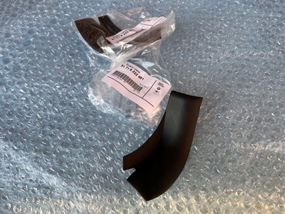 822246151718222461 bmw e39 touring угол уплотнитель сумка 51718222461