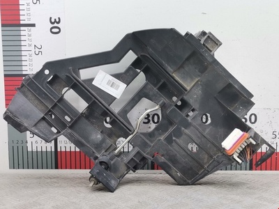 7L5941046 Кронштейн (крепление) фары правый Porsche Cayenne (955/957) (2002-2010) 2005 ,