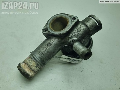 038121133A Фланец (тройник) системы охлаждения Volkswagen Golf-4 2005
