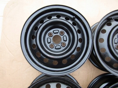 Колесо штампованное toyota oe kia рио iv stonic toyota corolla yaris ii 6.0