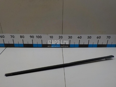 6R48374785AP Накладка стекла переднего правого VAG Polo (HB) (2009 - 2017)