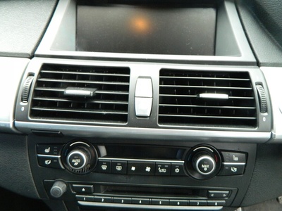 9210705 9220101 Bmw x5 e70 x6 e71 решётка вентилятора центральная