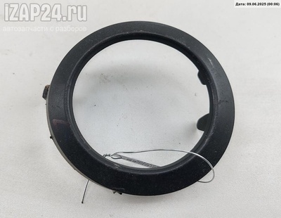 8148513010 Рамка фары противотуманной левой Toyota Corolla Verso 2003