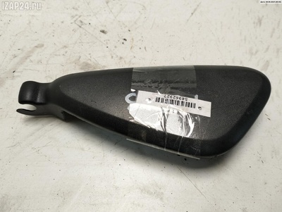 Крышка поводка стеклоочистителя Renault Scenic II (2003-2009) 2007