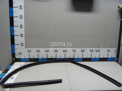 5705A618 Уплотнитель стекла двери Mitsubishi ASX 2010