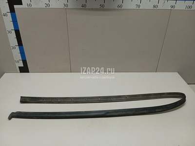 7P6837120A5AP Уплотнитель (наружный) VAG Touareg (2010 - 2018)