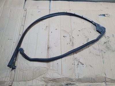 4H0837718 Уплотнитель двери Audi S8 D4 2014