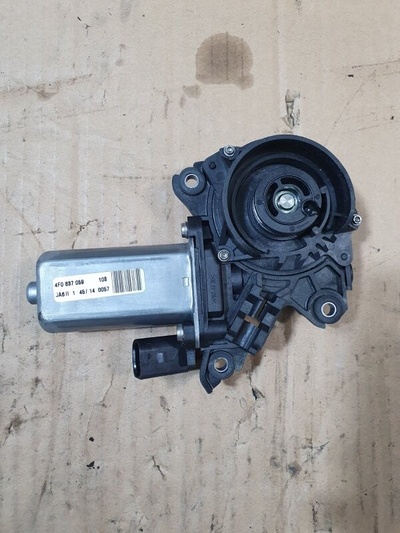 4F0837059 Моторчик доводчика двери Audi S8 D4 2014