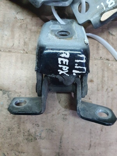 KD5358210 Петля двери Mazda 6 GJ 2012