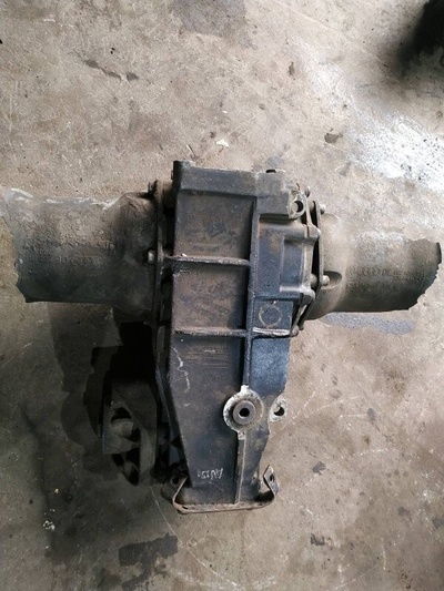 01R525131C Редуктор задний Audi A6 4B2