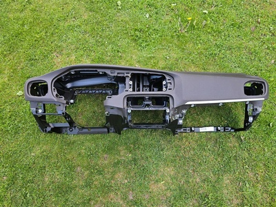 Xc40V40GUMA Панель панель торпеда volvo консоль v40 s40
