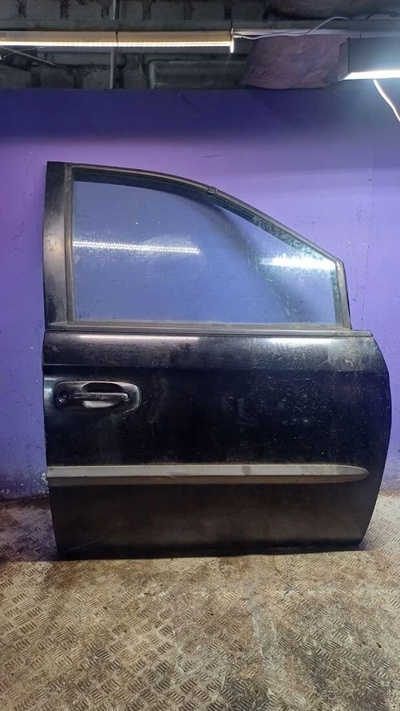 Дверь передняя правая Chrysler Voyager 4 2002