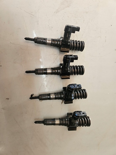 03G130073S насос - форсунка комплект 4 шт комплект volkswagen audi