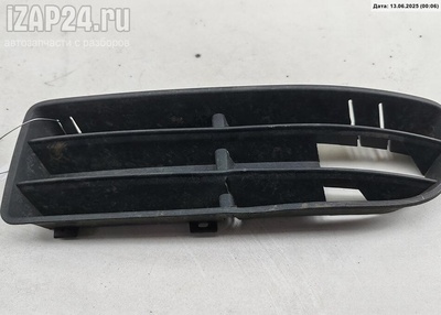 1J5853665B Решетка (заглушка) в бампер Перед. Лев. Volkswagen Bora 1999