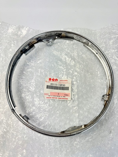 3511119F00 Suzuki sv 650 2017 - 2024 sv 650 1999 - 2015 рамка лампы фары передняя новая