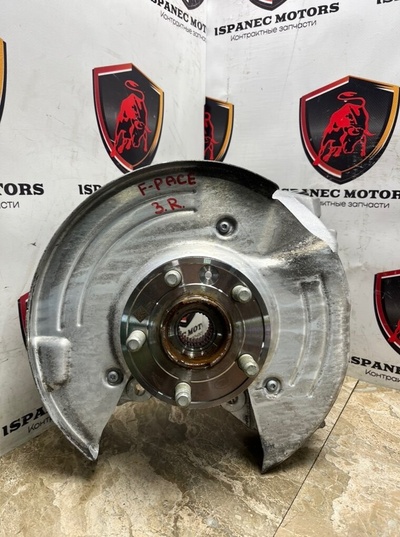 M8A25A970AB Кулак задний правый Jaguar F-Pace X761 2024 M8A2-5A970-AB