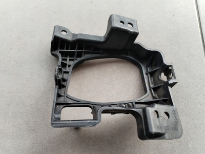 HALOGENA3 Рамка крепление halogena правый mazda 3 bk 05r - рестайлинг bs3e51684