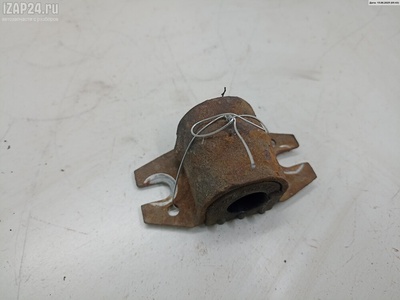 24403523 Крепление втулки стабилизатора переднего Перед. Opel Corsa C (2000-2006) 2005