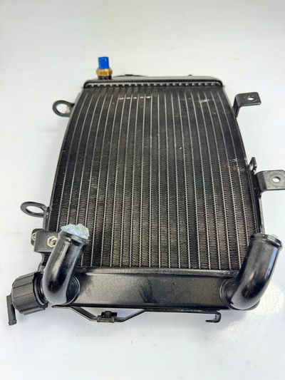 76035010033 Ktm duke 690 радиатор 76035010000