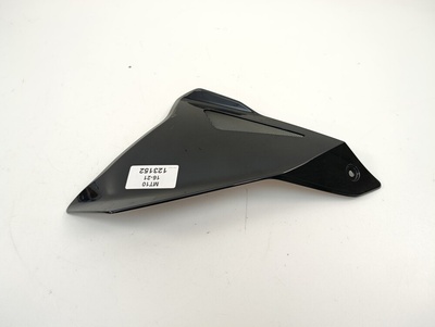 B672842N00BTRHTR . боковое правая обтекатель впуск yamaha mt 10 mt10 17
