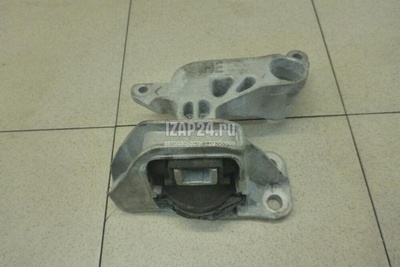 112107983R Опора двигателя правая Renault Arkana 2019