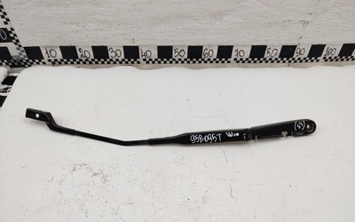 31693538 Поводок стеклоочистителя передний правый Volvo V60 2