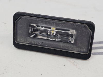 103434100 Подсветка номера Tesla Model S 2018 1034341-00