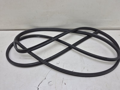 7P0877439 уплотнительная резинка Volkswagen Touareg 2 NF