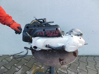 11939382689 Piaggio fly 50 2t двигатель