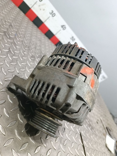058903016E Генератор Volkswagen Passat 1998