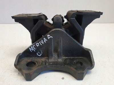 24467436 opel oe лапа подушка двигателя