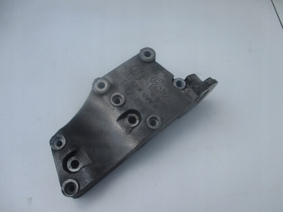 RF3W433C631BC ягуар xkr xf xjr range rover 4.2 sc лапа двигателя