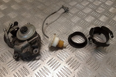 2330030340 крепление фильтра топлива toyota land cruiser _j15_ 2.8l дизель