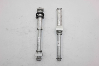 6471133E20 64711-33e20 оригинал suzuki ось задняя gsx-r